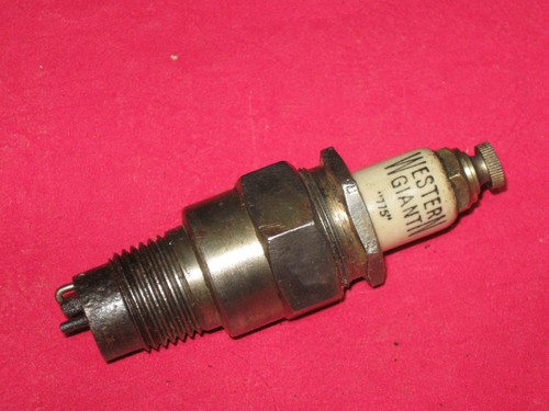 Vintage Antique Western Giant 775 Spark Plug Auto Gas Engine Tractor