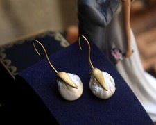 Orecchini A Gancio Lunghi Art Nouveau Petalo Vera Perla Barocca DZ2