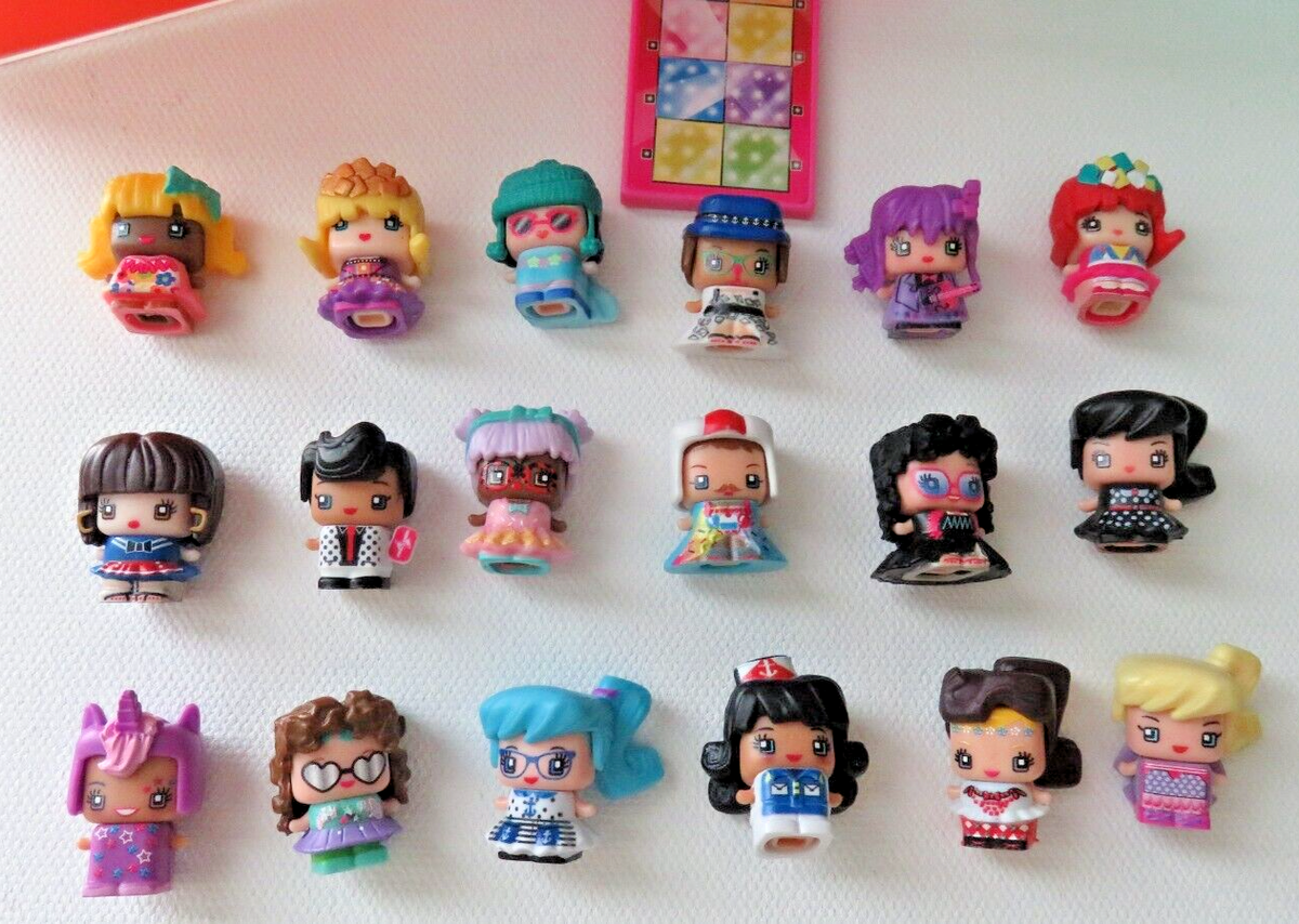 My Mini MixieQ's Doll Figurines and Accessory Stage Cube Stackable