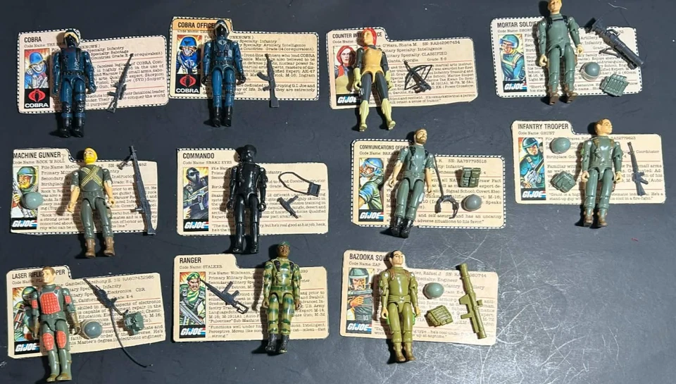 Gi Joe 1982 Brazo Recto Set Completo 11 Figuras Tarjetas de Archivo y Estuche de Coleccionistas Foto 2 de 4