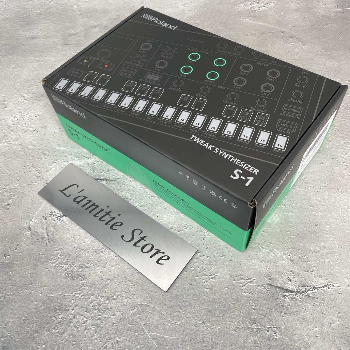 未開封新品 Roland Tweak Synthesizer S-1 Roland's S-1 Tweak pocket polysynth is small but powerful