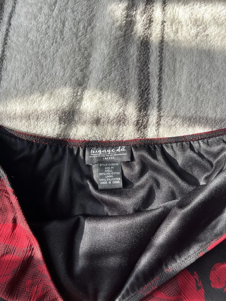 复古黑色和红色花卉裙 — 第 3/3 张图片