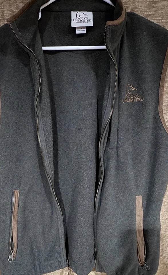 Ducks Unlimited Mens Fleece Outdoor Vest Size M Green Moss - Image 3 of 4