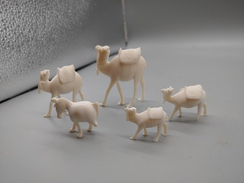 Hand Carved Camels Lot - Picture 1 of 8