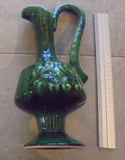 Ältere Blumenvase Kanne mit großem Griff dunkel grün gemustert Höhe 30 cm FM 35