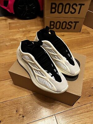 Adidas Yeezy 700 V3 Azael UK 9.5 - NEXT DAY SHIPPING | eBay Adidas Yeezy 700 V3 Azael UK 9.5 - NEXT DAY SHIPPING | eBay