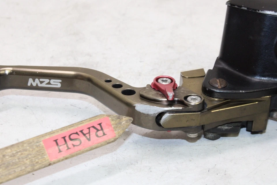 09-14 KAWASAKI VERSYS 650 KLE650CF OEM FRENO DELANTERO CILINDRO MAESTRO CON PALANCA Foto 3 de 4