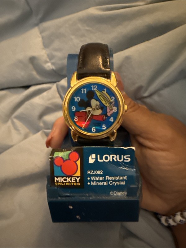 Rare Yellow Gold Hat Hologram Lorus Mickey Mouse Watch Water Resistant Disney