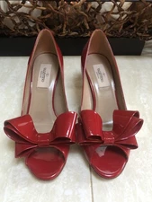 Valentino Garavani Bow Kitten Heels Pumps Red Patent Leather EU 36 US 6 EUC‼️