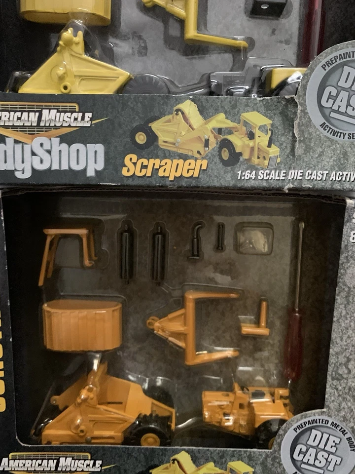 ERTL AMERICAN MUSCLE BODY SHOP  Construction Scraper 1:64 KIT Yellow - Image 2 of 3
