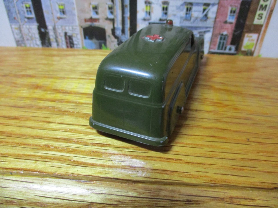 Tootsie Die Cast Juguete Verde Ejército Ambulancia Cruz Roja Escala 1:43 ~ BUEN ESTADO Foto 4 de 4
