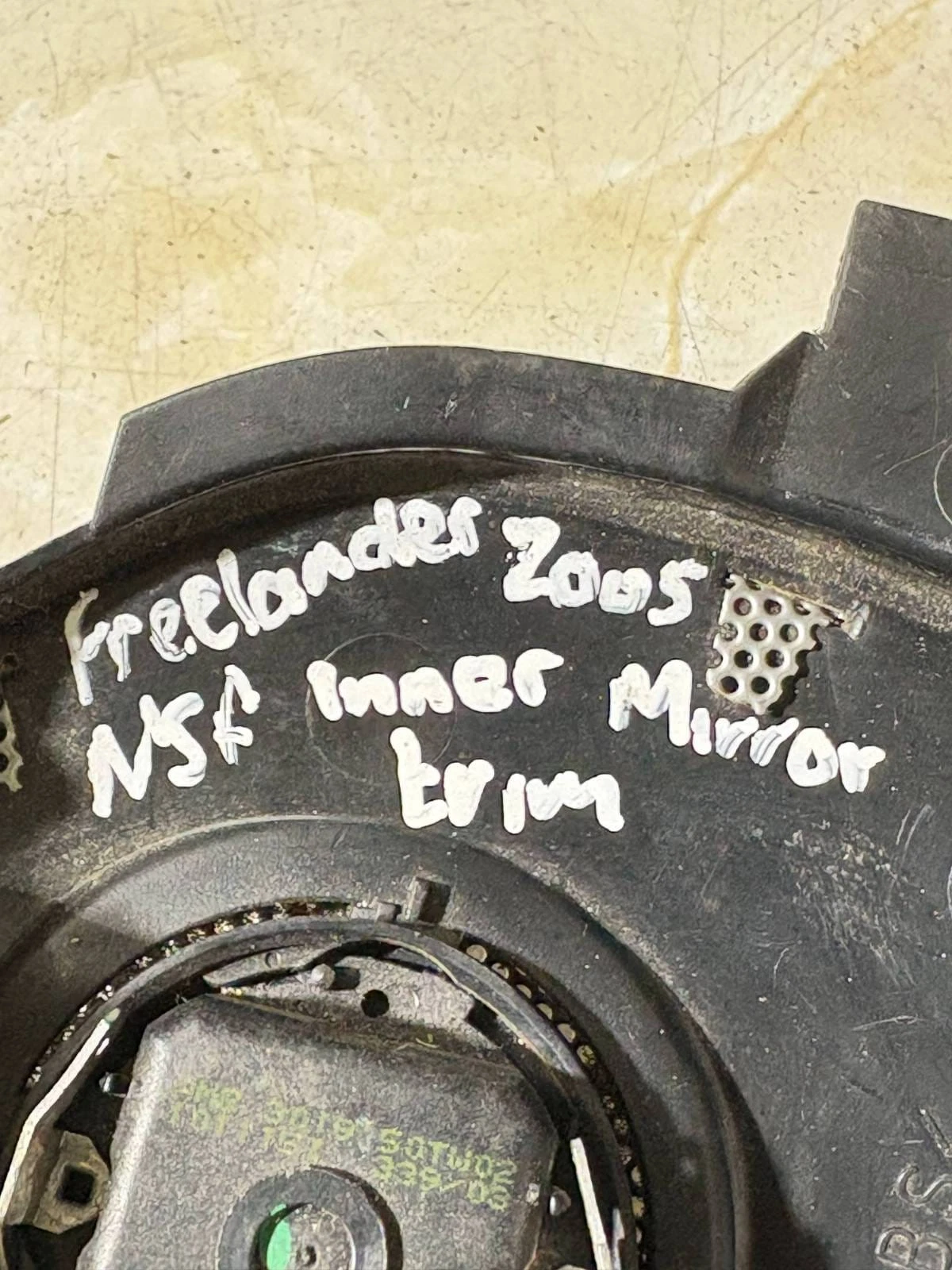 Freelander 2005 NSF inner mirror trim donor identification reference
