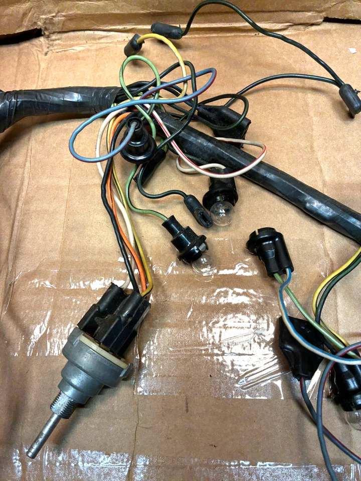1963 FORD FALCON DASHBOARD WIRING HARNESS W/ 1 SPEED WIPERS - NEEDS MINOR REPAIR Foto 4 de 4