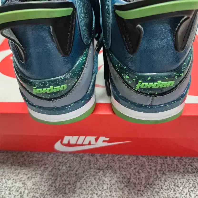 Nike Jordan 2 Basketball Sneakers, US 7.5, Very Good thumbnail 4