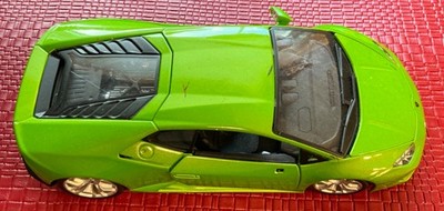 Durago 1/18 Green Lamborghini Huracan LP6104 Diecast Model Car (Has Scratches)
