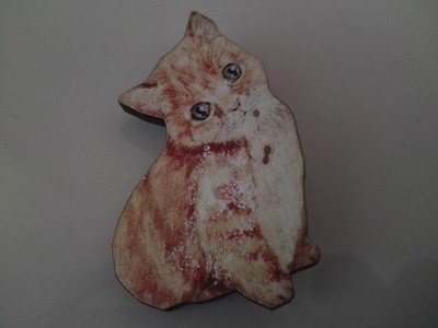 Handgefertigtes süßes Ingwer Kätzchen - Transferdruck Papierkatze auf Holzbrosche