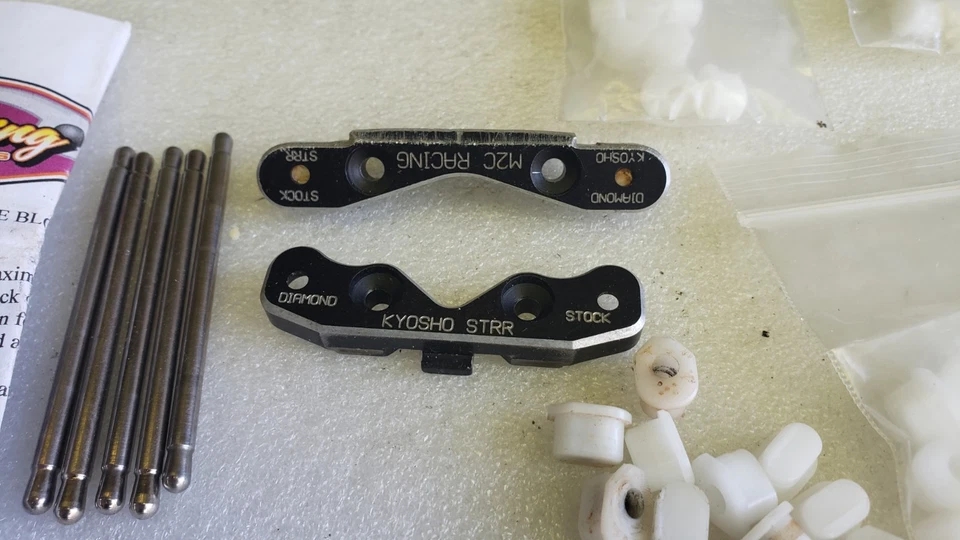 KYOSHO INFERNO ST RR EVO ARM HOLDERS M2C #2 - Image 2 of 4