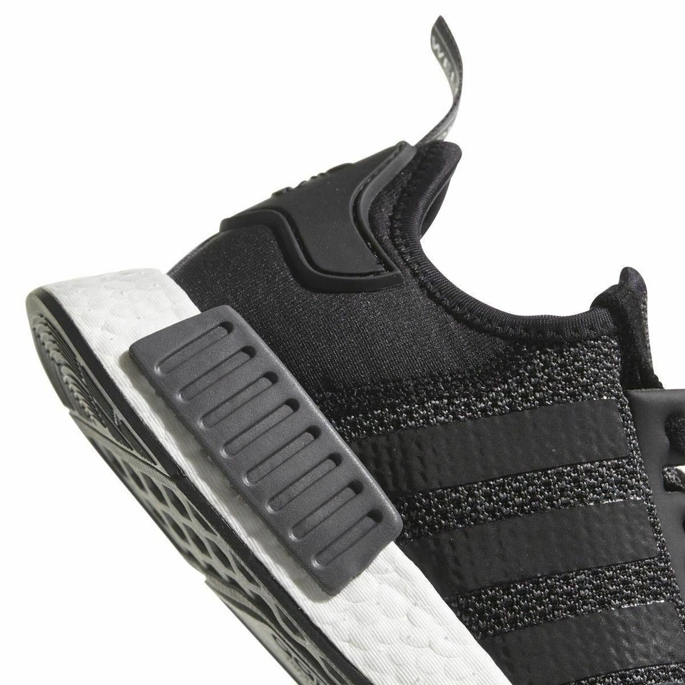[B79758] Tenis para correr Adidas Originales NMD_R1 para hombre - Negro Carbono Blanco Foto 3 de 4