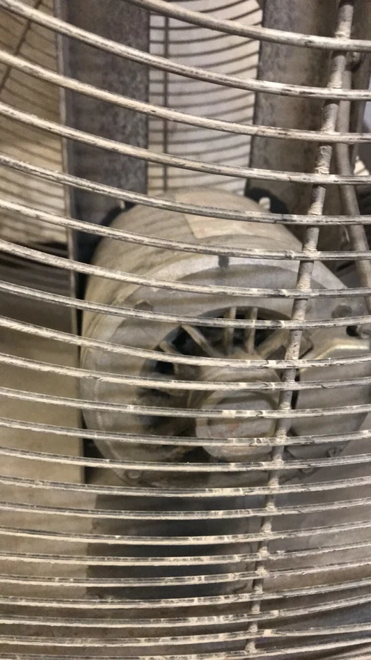 VENTILADOR LAKEWOOK, MODELO MC42, 47" X 44", 104 LBS, 3 ASPAS Foto 4 de 4