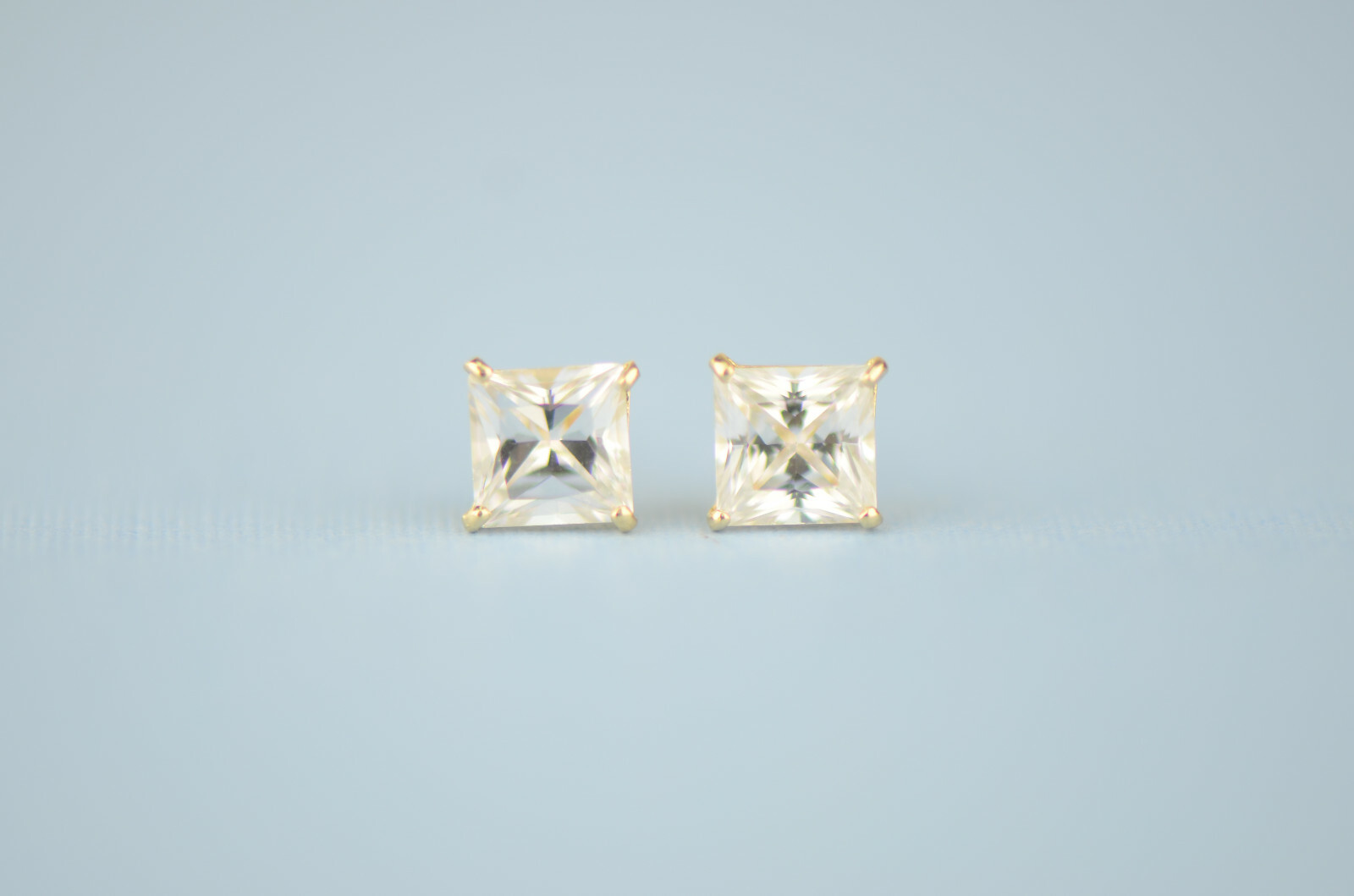 3MM Cubic Zirconia Allergy Free Stainless Steel Piercing Ear Stud – E - Foto 6