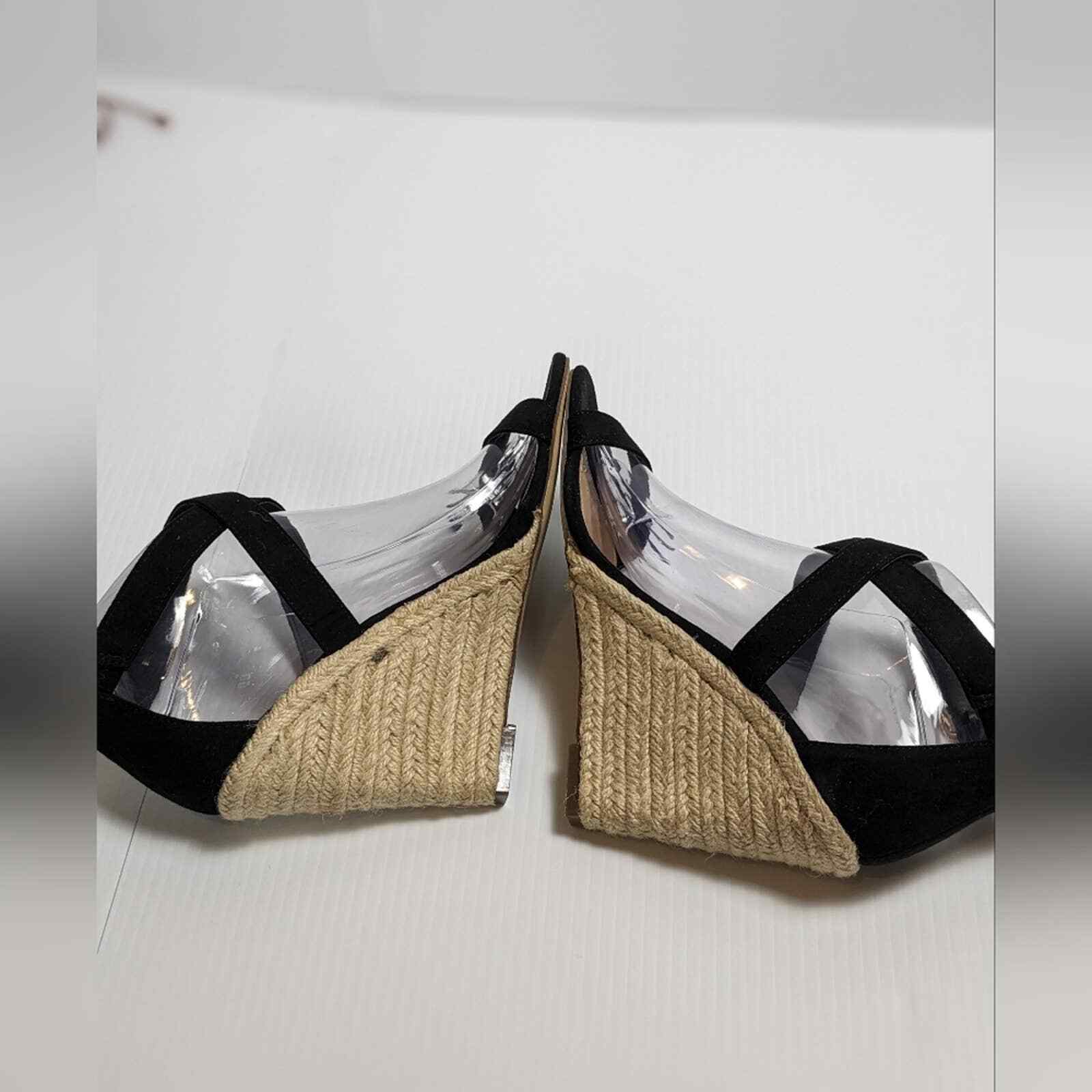 Shoe Dazzle velvet wedge size 6 - image 9