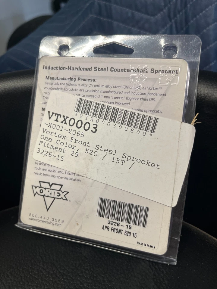 Piñón delantero de acero Vortex 3226-15 520 15T montaje 29 Foto 2 de 2