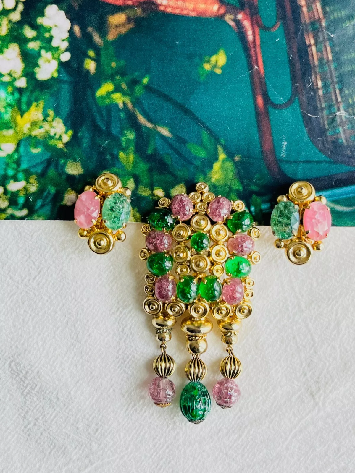 Ensemble gland à ciel ouvert rose saphir rose émeraude vintage Christian Dior 1969,