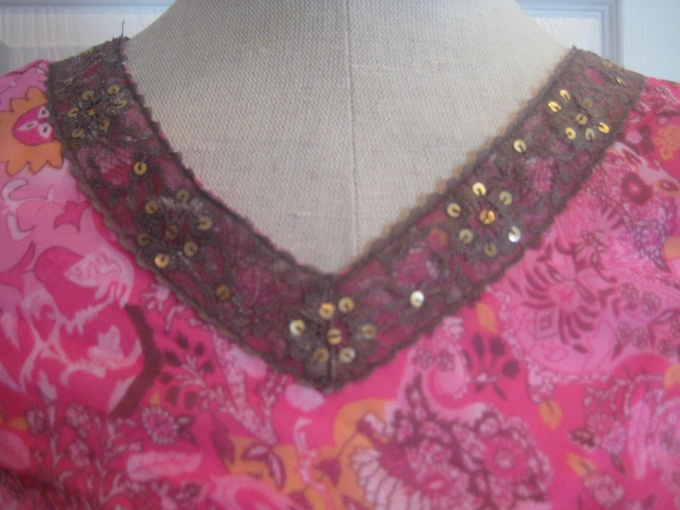 Top túnica Limited Too Girls talla S mangas largas campana floral pequeño rosa forrado de encaje Foto 4 de 4