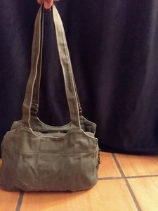 green canvas tote