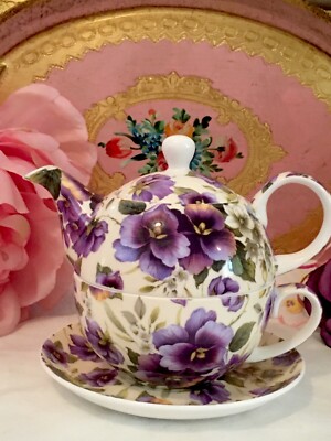 Maxwell Williams Cream Pansy Tea For One Set Teekanne Teetasse Untertasse Lila Stiefmütterchen