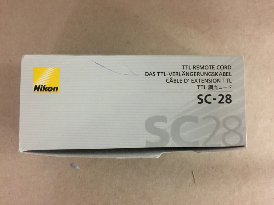 Nikon SC-28 TTL Remote Coiled Cord - Image 2 of 4