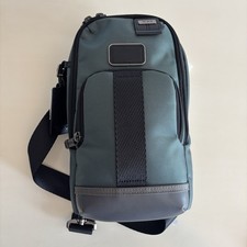 Borsa a tracolla TUMI Fife Slim - Verde Nuova con etichetta
