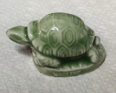 Wade England Green Turtle Tortoise Figurine Ceramic Whimsies Miniature Vintage