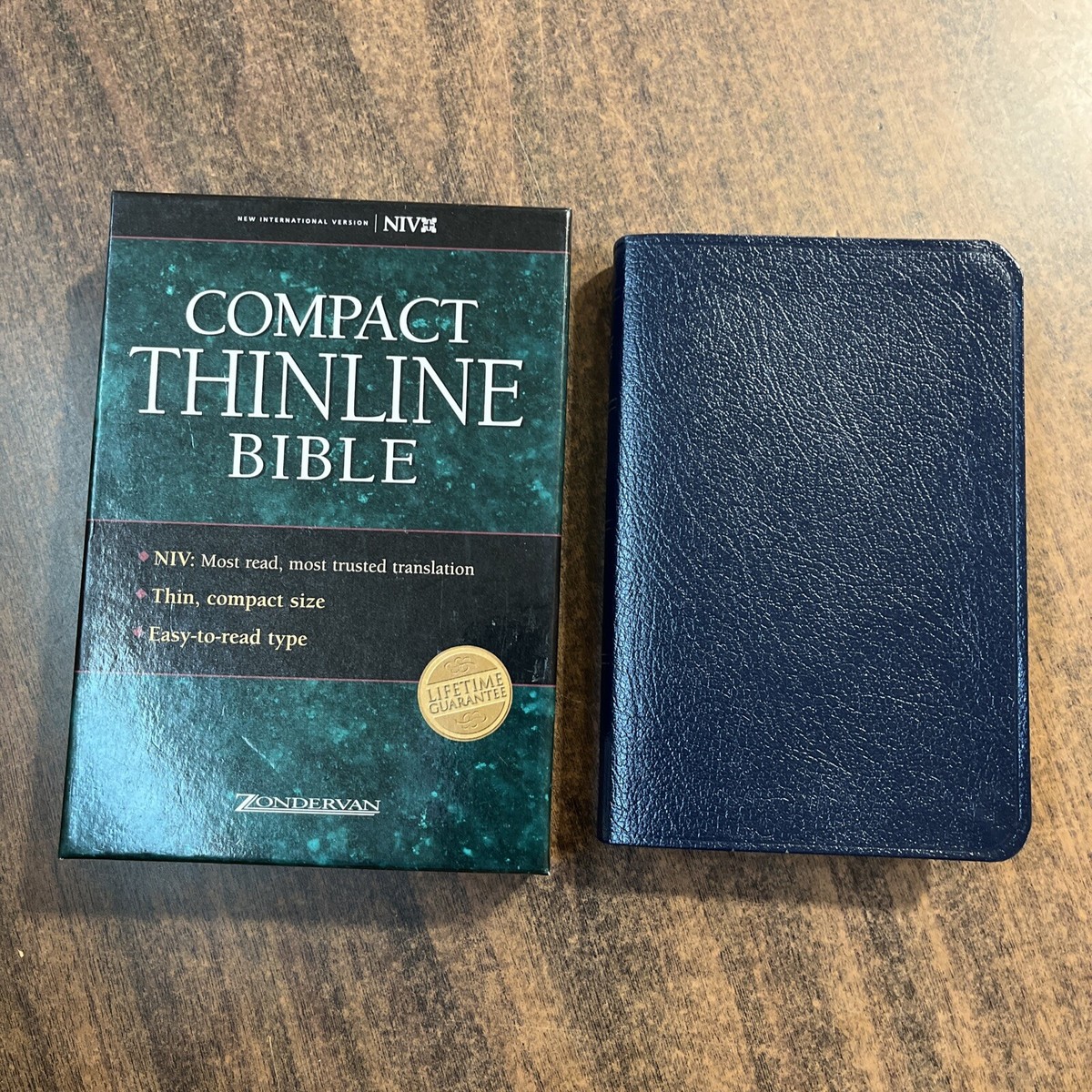 The Bible(中古品) NIV 1984 Compact Thinline Bible - Navy Bonded Leather - OOP 84