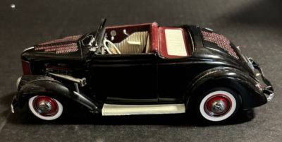 ダンバリーミント　1936 FORD HOTROD　1/24 DANBURY MINT 1936 FORD HOT ROD 1:24 Scale Diecast Car IN ORIGINAL