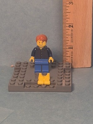LEGO City Minifig cty0232 - Man Plaid Shirt - Light Scratches/No Cracks