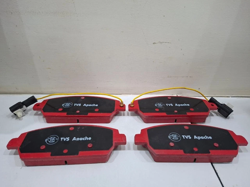 Front Brake Pad For Mahindra XUV 500 0603BAB02090N 0603BAB02720N BOSCH - Image 2 of 4