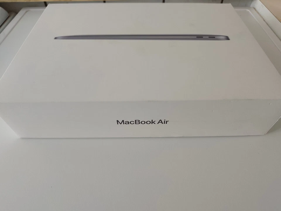 Apple MacBook Air 13,3 Zoll (256GB SSD, Intel Core i3 10. Gen.,max 3,20 GHz,..., Foto 1 von 5