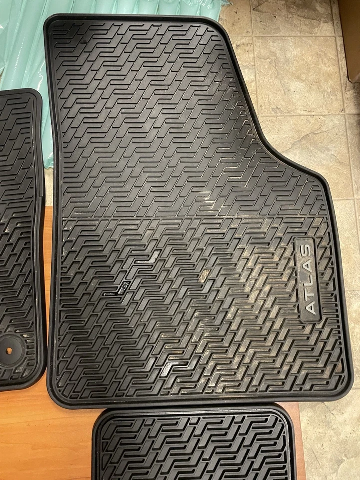 Alfombrillas Volkswagen Atlas Monster All Weather 2019-2025 OEM 3CN061550C041 Foto 3 de 4