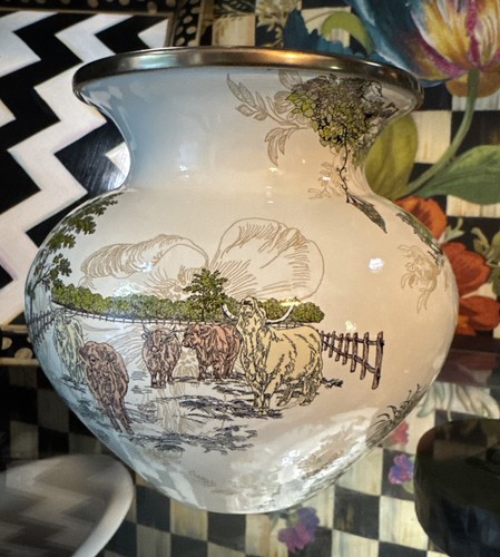 Mackenzie Childs Aurora 5" Enamel Vase Enamelware USA Excellent Farm Theme Toile - Picture 3 of 11