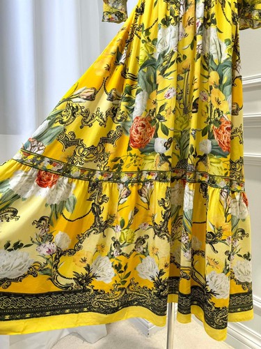 Vestido étnico de vacaciones estampado con seda e incrustaciones de diamantes para mujer - Imagen 9 de 16