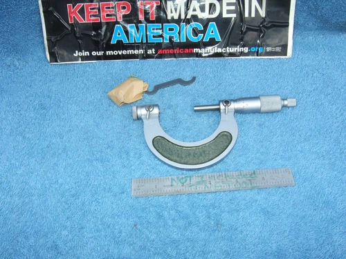 THREAD MICROMETER 1-2"  MITUTOYO 126-138a NOS  OVER $600 WHEN NEW MACHINIST