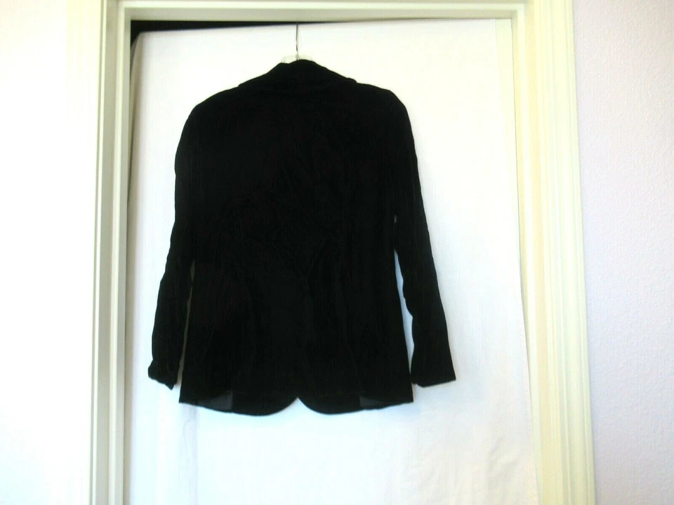vintage Bernie Bee black velvet blazer smoking jacket, sz. 8,  32" chest - Image 3 of 4