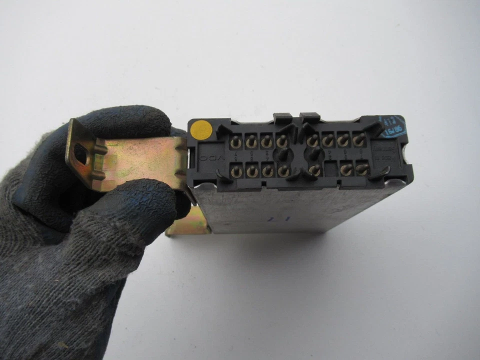 Porsche 944 / 968 Cruise Control Module '86-95 - Image 2 of 4