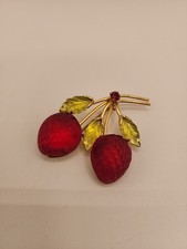 VTG 1940s Austria Brooch Frosted Glass Strawberry Fruit Green Leaves Free Ship