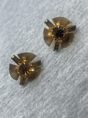 Vintage Signed LG GoldTone Amber Tone Crystals Retro Screw Back 0.75  Earrings