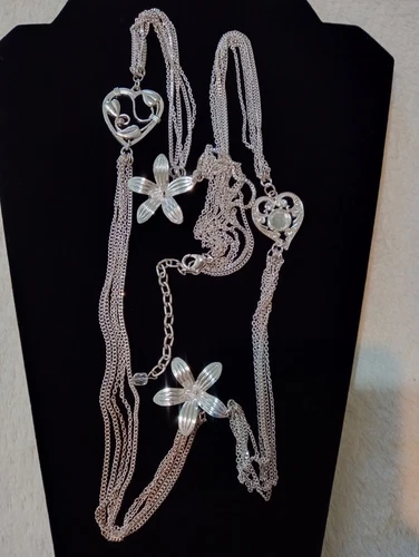 VETEMENTS Collana Moda Tono Argento Cuori Fiori Appesi 22 Pollici 5 Fili Catena Y2K