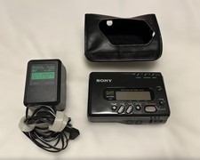 Sony TCD-D8 DAT Walkman registratore audio portatile adattatore AC come nuovo perfettamente funzionante
