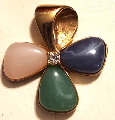 AVON Vintage 1980's Four Leaf Clover Floral Petals Pendant Necklace Women