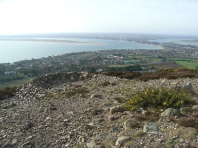 Foto 6x4 Hilltop Cairn in Howth, Grafschaft Dublin Drumleck Der Hügel kann aufgerufen werden c2009